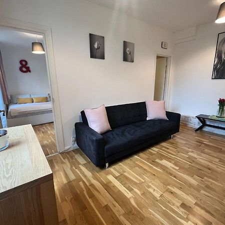 Charming 1-Bedroom Apartment Southfields, London Eksteriør billede