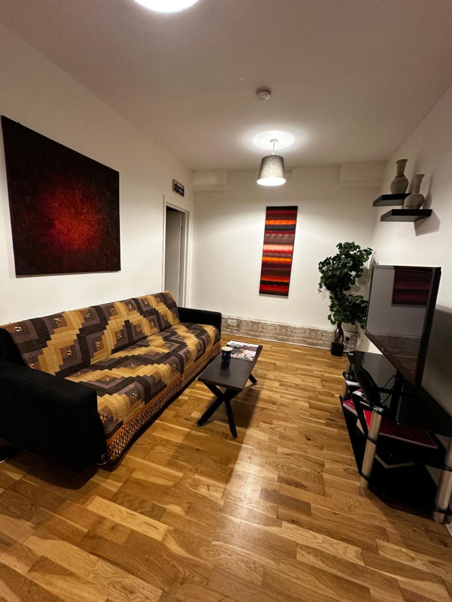 Charming 1-Bedroom Apartment Southfields, London Eksteriør billede