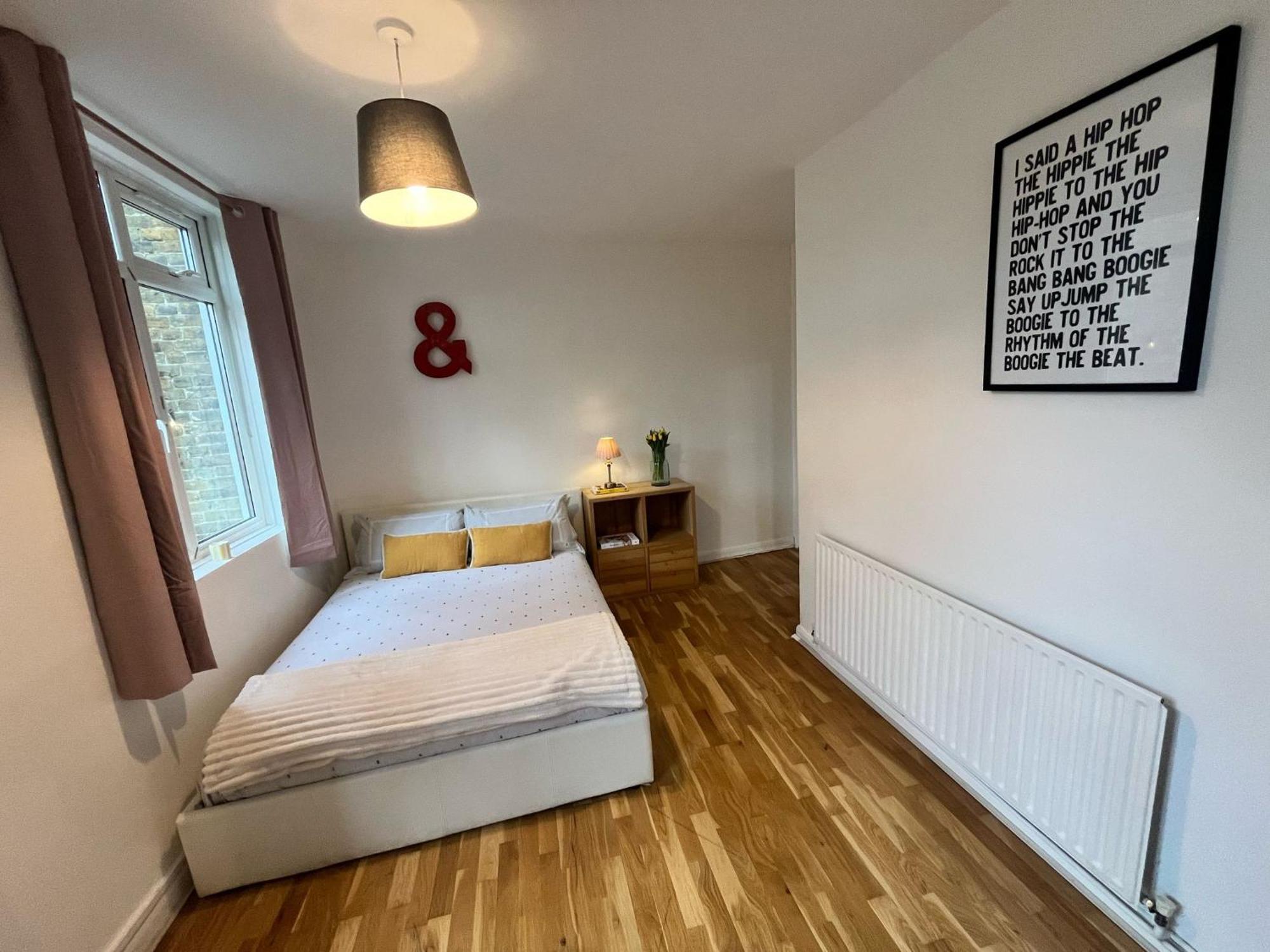 Charming 1-Bedroom Apartment Southfields, London Eksteriør billede
